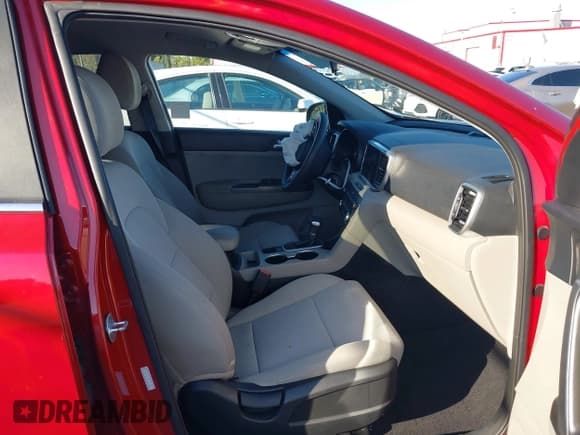 ✅ 2022 Kia Sportage LX • VIN: KNDPMCAC3N7949862 • Lot: 43507095. Wystawiony na IAAI z przebiegiem 35 219 mil. Bezpłatny archiwum sprzedaży aukcyjnych z USA i szczegółowy raport historii pojazdu na DreamBid. Zdjęcie 5.