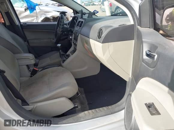 2012 Dodge Caliber SE z VIN 1C3CDWBA8CD529787, wystawiony jako IAAI lot #42427087 z przebiegiem 137 572 mil mil oraz . Historia ofert i sprzedaży dostępna na DreamBid. Obrazek 5.