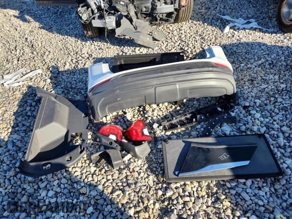 ✅ 2020 GMC Terrain SLE • VIN: 3GKALTEVXLL335831 • Lot: 86444675. Listed on Copart with 42,747 mi. Free auction sales archive from the USA and detailed vehicle history report at DreamBid. Image 13.