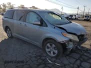 ✅ 2011 Toyota Sienna LE • VIN: 5TDKK3DC9BS055670 • Lot: 81767985. Wystawiony na Copart z przebiegiem Nie podano. Bezpłatny archiwum sprzedaży aukcyjnych z USA i szczegółowy raport historii pojazdu na DreamBid. Zdjęcie 4.