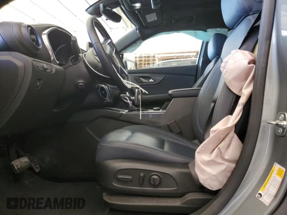 ✅ 2023 Chevrolet Blazer RS • VIN: 3GNKBKRS6PS205139 • Lot: 89438735. Wystawiony na Copart z przebiegiem 41 237 mil. Bezpłatny archiwum sprzedaży aukcyjnych z USA i szczegółowy raport historii pojazdu na DreamBid. Zdjęcie 7.