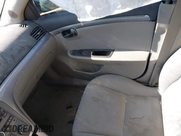 ✅ 2009 Saturn Aura XE • VIN: 1G8ZS57BX9F168416 • Lot: 43562826. Listed on IAAI with 144,846 mi. Free auction sales archive from the USA and detailed vehicle history report at DreamBid. Image 5.