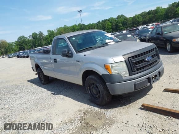 ✅ 2014 Ford F-150 XL • VIN: 1FTMF1CM5EKD55570 • Lot: 42215365. Listed on IAAI with 193,603 mi. Free auction sales archive from the USA and detailed vehicle history report at DreamBid. Image 1.