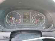 ✅ 2014 Volkswagen Passat S • VIN: 1VWAT7A36EC105576 • Lot: 90718565. Wystawiony na Copart z przebiegiem 150 077 mil. Bezpłatny archiwum sprzedaży aukcyjnych z USA i szczegółowy raport historii pojazdu na DreamBid. Zdjęcie 9.