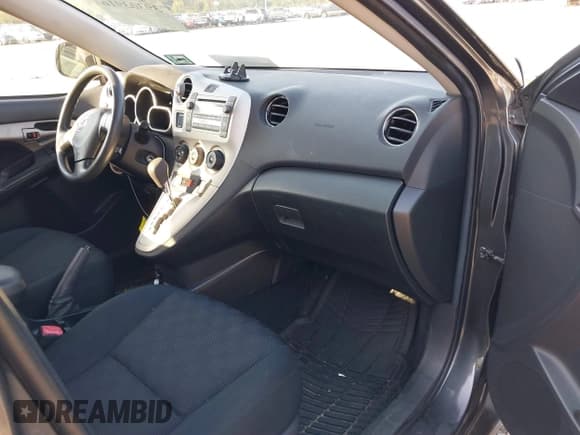 ✅ 2010 Toyota Matrix • VIN: 2T1KU4EE9AC251924 • Lot: 41592347. Wystawiony na IAAI z przebiegiem 178 182 mil. Bezpłatny archiwum sprzedaży aukcyjnych z USA i szczegółowy raport historii pojazdu na DreamBid. Zdjęcie 5.