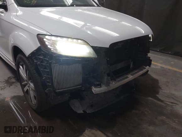 ✅ 2014 Audi Q7 Prestige • VIN: WA1VMAFE7ED005810 • Lot: 43028829. Listed on IAAI with 132,241 mi. Free auction sales archive from the USA and detailed vehicle history report at DreamBid. Image 6.