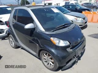 ✅ 2008 Smart fortwo Passion • VIN: WMEEK31X88K155846 • Lot: 42674016. Wystawiony na IAAI z przebiegiem Nie podano. Bezpłatny archiwum sprzedaży aukcyjnych z USA i szczegółowy raport historii pojazdu na DreamBid. Zdjęcie 1.