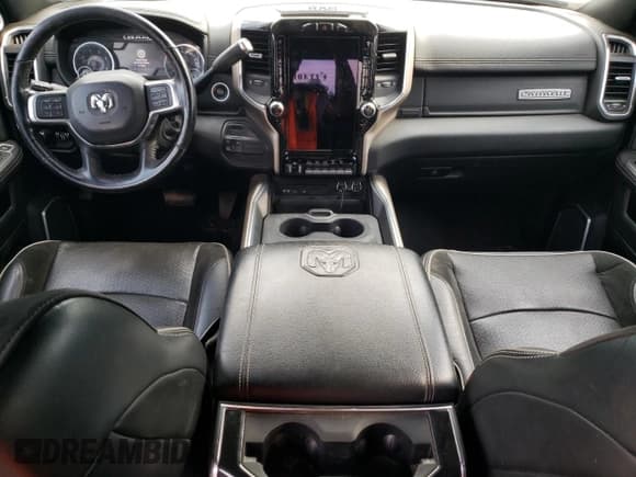 ✅ 2019 Ram 2500 Laramie • VIN: 3C6UR5NL2KG590991 • Лот: 70886615. Опубликован ранее на Copart с пробегом 159 640 миль. Бесплатный доступ к архиву аукционных продаж из США и подробный отчёт об истории автомобиля на DreamBid. Изображение 8.