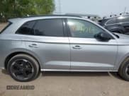 ✅ 2020 Audi SQ5 Premium Plus • VIN: WA1B4AFY7L2085499 • Lot: 42171769. Wystawiony na IAAI z przebiegiem 108 430 mil. Bezpłatny archiwum sprzedaży aukcyjnych z USA i szczegółowy raport historii pojazdu na DreamBid. Zdjęcie 13.