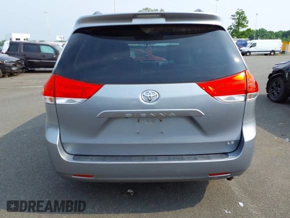 ✅ 2014 Toyota Sienna LE AAS • VIN: 5TDKK3DC0ES522057 • Lot: 42346846. Listed on IAAI with 79,872 mi. Free auction sales archive from the USA and detailed vehicle history report at DreamBid. Image 16.