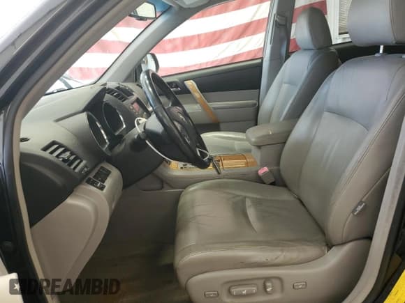 ✅ 2009 Toyota Highlander Limited • VIN: JTEEW44A292031083 • Lot: 81559245. Listed on Copart with 239,522 mi. Free auction sales archive from the USA and detailed vehicle history report at DreamBid. Image 7.