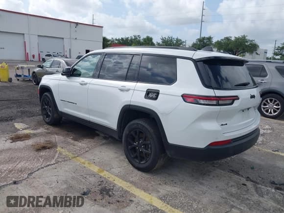 ✅ 2024 Jeep Grand Cherokee Laredo • VIN: 1C4RJKAG0R8535761 • Lot: 42492902. Listed on IAAI with 27,796 mi. Free auction sales archive from the USA and detailed vehicle history report at DreamBid. Image 3.