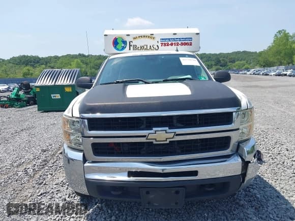 ✅ 2009 Chevrolet Silverado 2500HD Work Truck • VIN: 1GCHC49K59E135299 • Лот: 42578510. Опубликован ранее на IAAI с пробегом 318 438 миль. Бесплатный доступ к архиву аукционных продаж из США и подробный отчёт об истории автомобиля на DreamBid. Изображение 12.