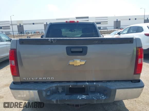 ✅ 2008 Chevrolet Silverado 1500 Work Truck • VIN: 1GCEC14X98Z317146 • Lot: 43074348. Listed on IAAI with 131,976 mi. Free auction sales archive from the USA and detailed vehicle history report at DreamBid. Image 16.