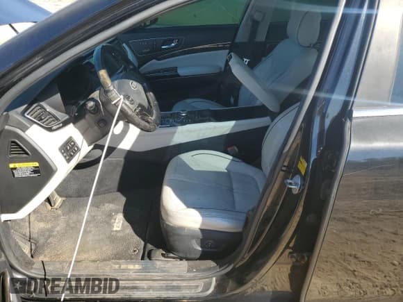 ✅ 2015 Kia K900 Luxury • VIN: KNALW4D46F6017582 • Lot: 75521404. Wystawiony na Copart z przebiegiem 165 826 mil. Bezpłatny archiwum sprzedaży aukcyjnych z USA i szczegółowy raport historii pojazdu na DreamBid. Zdjęcie 7.