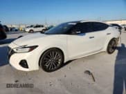 ✅ 2019 Nissan Maxima Platinum • VIN: 1N4AA6AV9KC374211 • Lot: 82640895. Wystawiony na Copart z przebiegiem 76 659 mil. Bezpłatny archiwum sprzedaży aukcyjnych z USA i szczegółowy raport historii pojazdu na DreamBid. Zdjęcie 1.