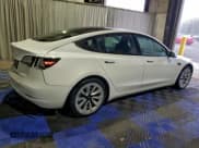 ✅ 2022 Tesla Model 3 • VIN: 5YJ3E1EA7NF372322 • Lot: 94419915. Wystawiony na Copart z przebiegiem 99 693 mil. Bezpłatny archiwum sprzedaży aukcyjnych z USA i szczegółowy raport historii pojazdu na DreamBid. Zdjęcie 3.