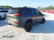 ✅ 2018 Jeep Cherokee Trailhawk • VIN: 1C4PJMBX7JD517299 • Lot: 42022770. Wystawiony na IAAI z przebiegiem 62 865 mil. Bezpłatny archiwum sprzedaży aukcyjnych z USA i szczegółowy raport historii pojazdu na DreamBid. Zdjęcie 4.