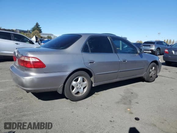 ✅ 2000 Honda Accord EX • VIN: 1HGCG1652YA101694 • Lot: 85958305. Wystawiony na Copart z przebiegiem 218 180 mil. Bezpłatny archiwum sprzedaży aukcyjnych z USA i szczegółowy raport historii pojazdu na DreamBid. Zdjęcie 3.