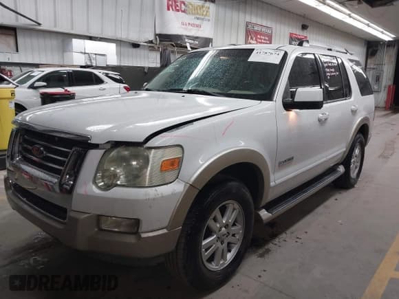 ✅ 2006 Ford Explorer Eddie Bauer • VIN: 1FMEU64856UA05110 • Lot: 41787674. Wystawiony na IAAI z przebiegiem 252 096 mil. Bezpłatny archiwum sprzedaży aukcyjnych z USA i szczegółowy raport historii pojazdu na DreamBid. Zdjęcie 2.