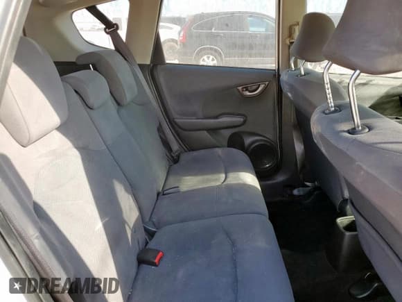 ✅ 2012 Honda Fit • VIN: JHMGE8H38CC033925 • Лот: 85310305. Опубликован ранее на Copart с пробегом 159 405 миль. Бесплатный доступ к архиву аукционных продаж из США и подробный отчёт об истории автомобиля на DreamBid. Изображение 10.