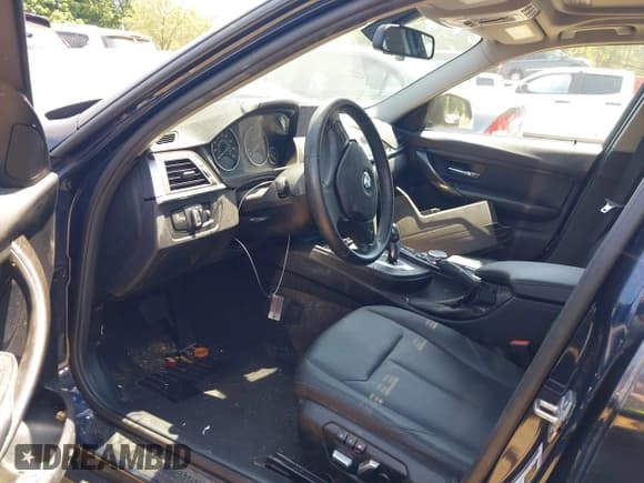 ✅ 2016 BMW 3 Series 320i xDrive • VIN: WBA8A3C53GK689326 • Lot: 42900842. Listed on IAAI with 100,824 mi. Free auction sales archive from the USA and detailed vehicle history report at DreamBid. Image 5.