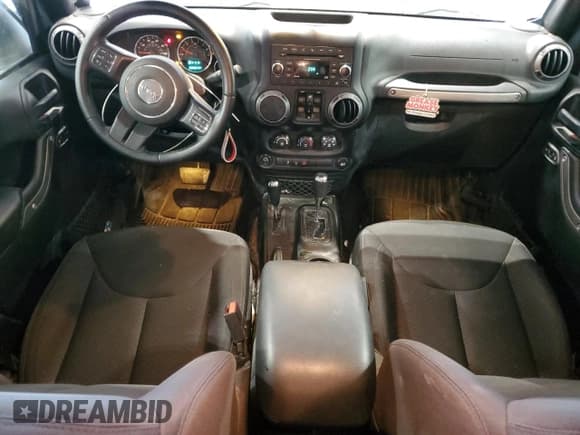 ✅ 2018 Jeep Wrangler Unlimited Sport S • VIN: 1C4BJWDG3JL874973 • Lot: 82664145. Wystawiony na Copart z przebiegiem 209 877 mil. Bezpłatny archiwum sprzedaży aukcyjnych z USA i szczegółowy raport historii pojazdu na DreamBid. Zdjęcie 8.