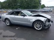 ✅ 2011 Ford Mustang V6 • VIN: 1ZVBP8EM9B5121479 • Lot: 42709308. Wystawiony na IAAI z przebiegiem 38 478 mil. Bezpłatny archiwum sprzedaży aukcyjnych z USA i szczegółowy raport historii pojazdu na DreamBid. Zdjęcie 14.