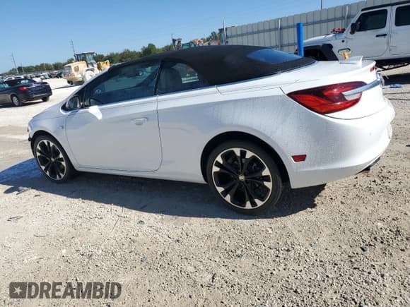 ✅ 2019 Buick Cascada Sport Touring • VIN: W04WJ3N57KG340232 • Лот: 84077104. Опубликован ранее на Copart с пробегом 8 137 миль. Бесплатный доступ к архиву аукционных продаж из США и подробный отчёт об истории автомобиля на DreamBid. Изображение 2.