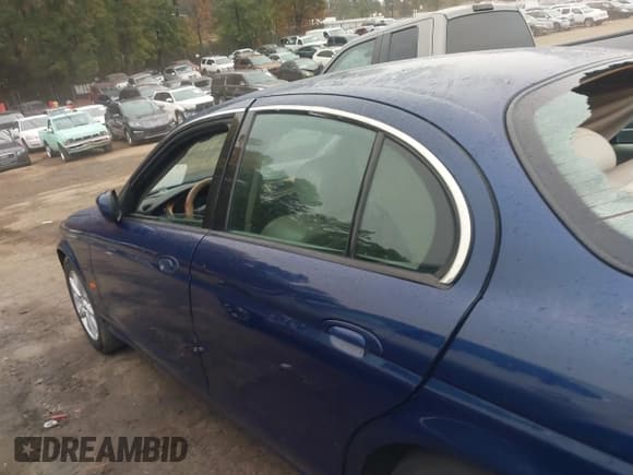 ✅ 2002 Jaguar S-Type • VIN: SAJDA03NX2FM32537 • Лот: 40774935. Опубликован ранее на IAAI с пробегом Не указан. Бесплатный доступ к архиву аукционных продаж из США и подробный отчёт об истории автомобиля на DreamBid. Изображение 13.