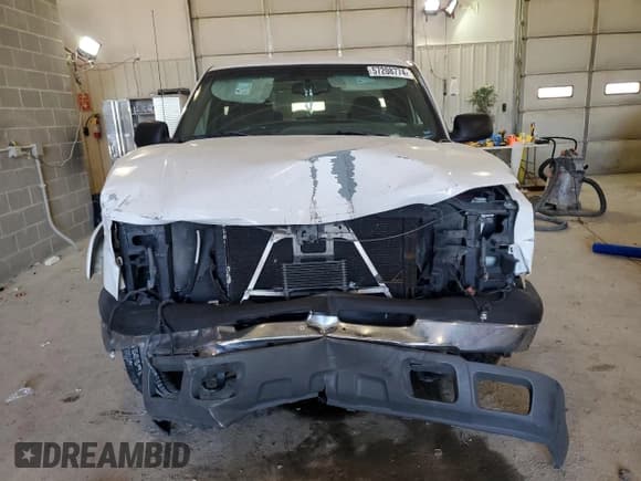 ✅ 2004 Chevrolet Silverado 1500 LS • VIN: 2GCEK13T041419603 • Lot: 57208774. Wystawiony na Copart z przebiegiem 179 514 mil. Bezpłatny archiwum sprzedaży aukcyjnych z USA i szczegółowy raport historii pojazdu na DreamBid. Zdjęcie 5.