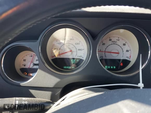 ✅ 2011 Dodge Challenger • VIN: 2B3CJ4DG9BH574265 • Lot: 80237044. Wystawiony na Copart z przebiegiem 161 631 mil. Bezpłatny archiwum sprzedaży aukcyjnych z USA i szczegółowy raport historii pojazdu na DreamBid. Zdjęcie 9.