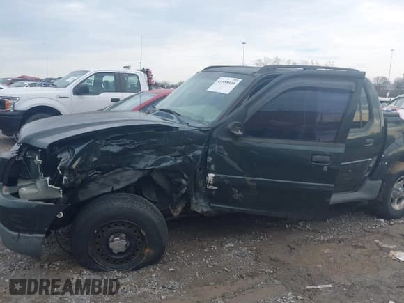 ✅ 2004 Ford Explorer Sport Trac XLS • VIN: 1FMZU67K84UB98360 • Lot: 41558930. Wystawiony na IAAI z przebiegiem Nie podano. Bezpłatny archiwum sprzedaży aukcyjnych z USA i szczegółowy raport historii pojazdu na DreamBid. Zdjęcie 6.