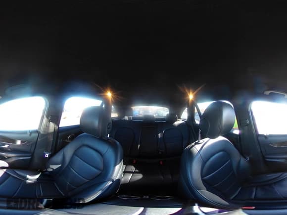 ✅ 2020 Mercedes-Benz GLC 300 • VIN: WDC0G8EB3LF715726 • Lot: 43585731. Wystawiony na IAAI z przebiegiem 127 276 mil. Bezpłatny archiwum sprzedaży aukcyjnych z USA i szczegółowy raport historii pojazdu na DreamBid. Zdjęcie 18.