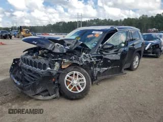 ✅ 2023 Jeep Grand Cherokee Altitude • VIN: 1C4RJJAG8P8867308 • Лот: 62071005. Опубликован ранее на Copart с пробегом Не указан. Бесплатный доступ к архиву аукционных продаж из США и подробный отчёт об истории автомобиля на DreamBid. Изображение 1.