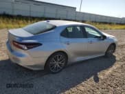 ✅ 2022 Toyota Camry Hybrid XLE • VIN: 4T1F31AK1NU597470 • Lot: 70728885. Wystawiony na Copart z przebiegiem 32 927 mil. Bezpłatny archiwum sprzedaży aukcyjnych z USA i szczegółowy raport historii pojazdu na DreamBid. Zdjęcie 3.