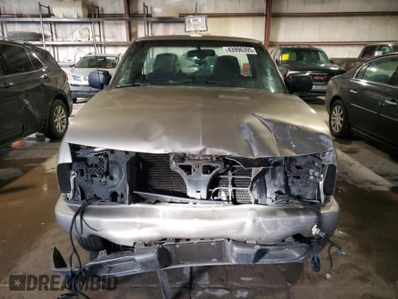 ✅ 2001 Chevrolet S-10 • VIN: 1GCCS145718259512 • Лот: 43996395. Опубликован ранее на Copart с пробегом 84 003 миль. Бесплатный доступ к архиву аукционных продаж из США и подробный отчёт об истории автомобиля на DreamBid. Изображение 5.