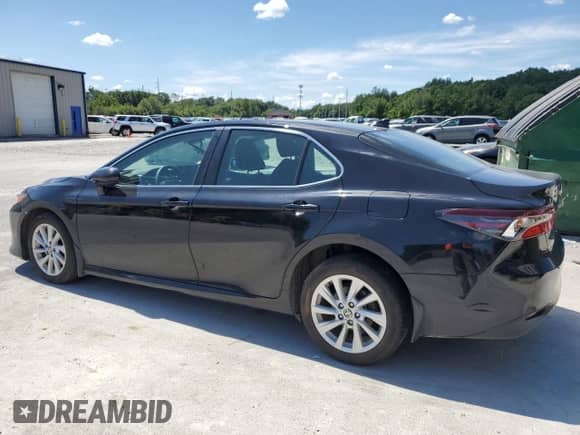 2023 Toyota Camry LE z VIN 4T1C11BK0PU083197, wystawiony jako Copart lot #64838595 z przebiegiem 67 089 mil mil oraz Nie do naprawy • Non repairable. Historia ofert i sprzedaży dostępna na DreamBid. Obrazek 2.