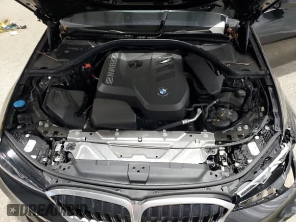 ✅ 2025 BMW 3 Series 330i • VIN: 3MW69CW02S8F30744 • Lot: 92707775. Listed on Copart with 31,702 mi. Free auction sales archive from the USA and detailed vehicle history report at DreamBid. Image 11.