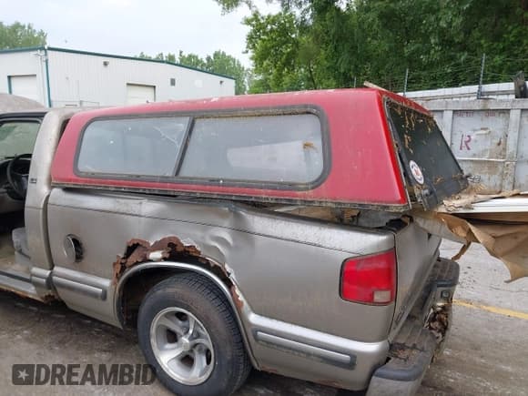 ✅ 1999 Chevrolet S-10 • VIN: 1GCCS1442X8159401 • Лот: 42531791. Опубликован ранее на IAAI с пробегом Не указан. Бесплатный доступ к архиву аукционных продаж из США и подробный отчёт об истории автомобиля на DreamBid. Изображение 6.