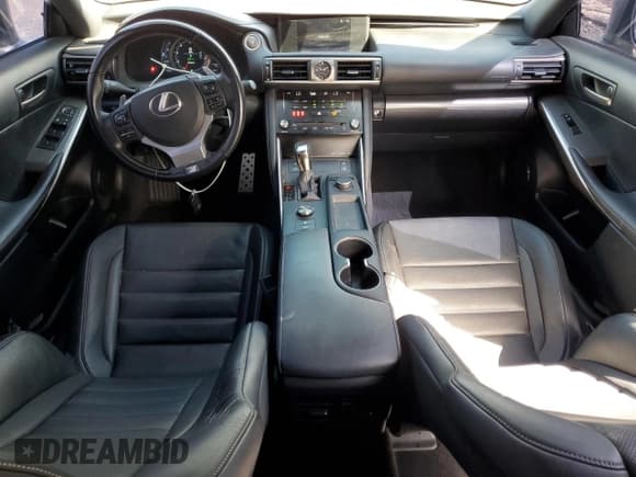 ✅ 2017 Lexus IS 200t • VIN: JTHBA1D23H5040190 • Лот: 82172725. Опубликован ранее на Copart с пробегом 65 224 миль. Бесплатный доступ к архиву аукционных продаж из США и подробный отчёт об истории автомобиля на DreamBid. Изображение 8.