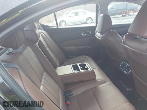 ✅ 2018 Acura TLX Technology • VIN: 19UUB3F59JA002262 • Lot: 43689392. Wystawiony na IAAI z przebiegiem 68 812 mil. Bezpłatny archiwum sprzedaży aukcyjnych z USA i szczegółowy raport historii pojazdu na DreamBid. Zdjęcie 8.