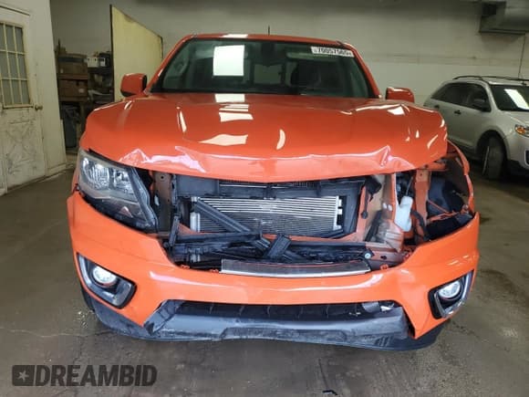 ✅ 2020 Chevrolet Colorado 4WD LT • VIN: 1GCGTCEN6L1176626 • Lot: 70057565. Wystawiony na Copart z przebiegiem 61 777 mil. Bezpłatny archiwum sprzedaży aukcyjnych z USA i szczegółowy raport historii pojazdu na DreamBid. Zdjęcie 5.