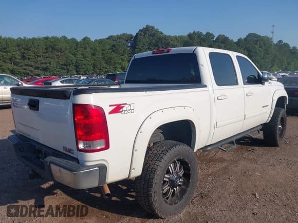 ✅ 2013 GMC Sierra 1500 SLT • VIN: 3GTP2WE79DG290225 • Lot: 42564482. Listed on IAAI with 175,873 mi. Free auction sales archive from the USA and detailed vehicle history report at DreamBid. Image 4.