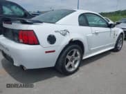 ✅ 2001 Ford Mustang GT Deluxe • VIN: 1FAFP42X01F121624 • Лот: 42365210. Опубликован ранее на IAAI с пробегом 199 088 миль. Бесплатный доступ к архиву аукционных продаж из США и подробный отчёт об истории автомобиля на DreamBid. Изображение 4.