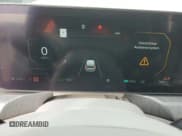 ✅ 2024 Kia EV9 Land • VIN: KNDADFS50R6034423 • Lot: 45447905. Wystawiony na Copart z przebiegiem 7 061 mil. Bezpłatny archiwum sprzedaży aukcyjnych z USA i szczegółowy raport historii pojazdu na DreamBid. Zdjęcie 9.