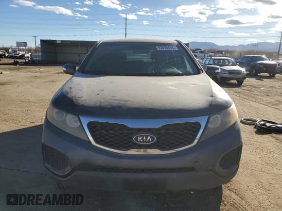 ✅ 2011 Kia Sorento LX • VIN: 5XYKTCA12BG002497 • Lot: 93890055. Listed on Copart with Not provided. Free auction sales archive from the USA and detailed vehicle history report at DreamBid. Image 5.