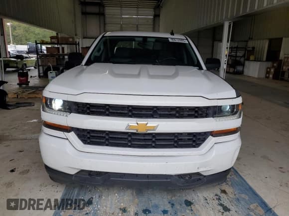 ✅ 2018 Chevrolet Silverado 1500 Custom • VIN: 3GCPCPEC0JG180370 • Lot: 90612005. Wystawiony na Copart z przebiegiem 189 632 mil. Bezpłatny archiwum sprzedaży aukcyjnych z USA i szczegółowy raport historii pojazdu na DreamBid. Zdjęcie 5.
