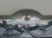 ✅ 2021 Volvo XC40 Momentum • VIN: YV4162UK4M2471473 • Lot: 43780178. Wystawiony na IAAI z przebiegiem 44 464 mil. Bezpłatny archiwum sprzedaży aukcyjnych z USA i szczegółowy raport historii pojazdu na DreamBid. Zdjęcie 19.