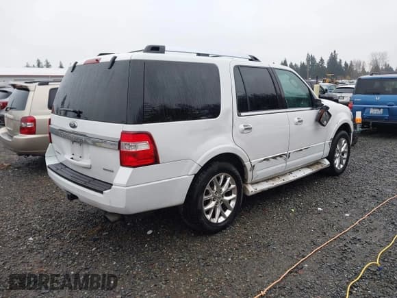 ✅ 2015 Ford Expedition Limited • VIN: 1FMJU2AT7FEF07577 • Lot: 43663919. Wystawiony na IAAI z przebiegiem 158 857 mil. Bezpłatny archiwum sprzedaży aukcyjnych z USA i szczegółowy raport historii pojazdu na DreamBid. Zdjęcie 4.